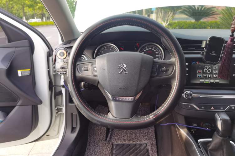 Used Peugeot 408 2015 1.2T Automatic Luxury Edition Steering Wheel