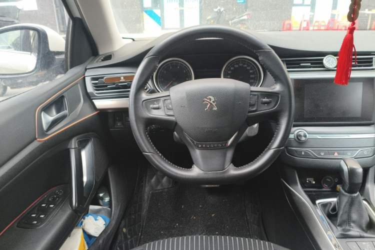 Used Peugeot 408 2015 1.2T Automatic Luxury Edition Steering Wheel