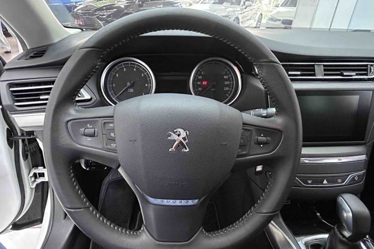 Used Peugeot 408 2015 1.2T Automatic Luxury Edition Steering Wheel