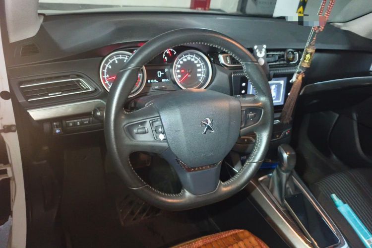 Used Peugeot 408 2015 1.2T Automatic Luxury Edition Steering Wheel
