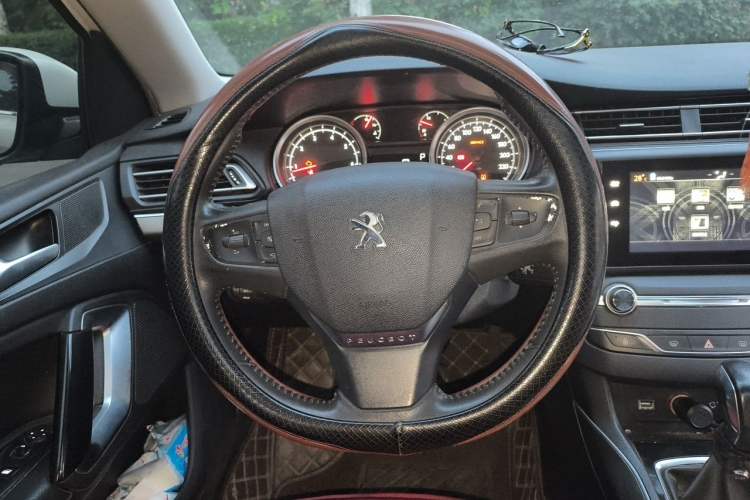 Used Peugeot 408 2015 1.2T Automatic Luxury Edition Steering Wheel
