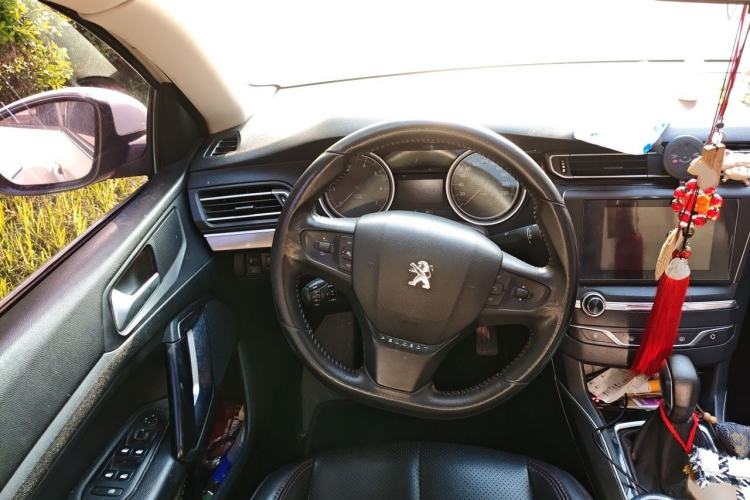 Used Peugeot 408 2015 1.2T Automatic Luxury Edition Steering Wheel