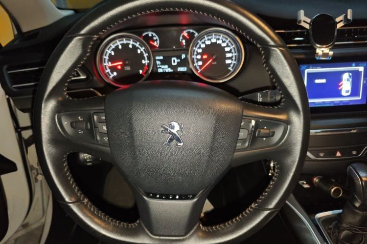 Used Peugeot 408 2015 1.2T Automatic Luxury Edition Steering Wheel