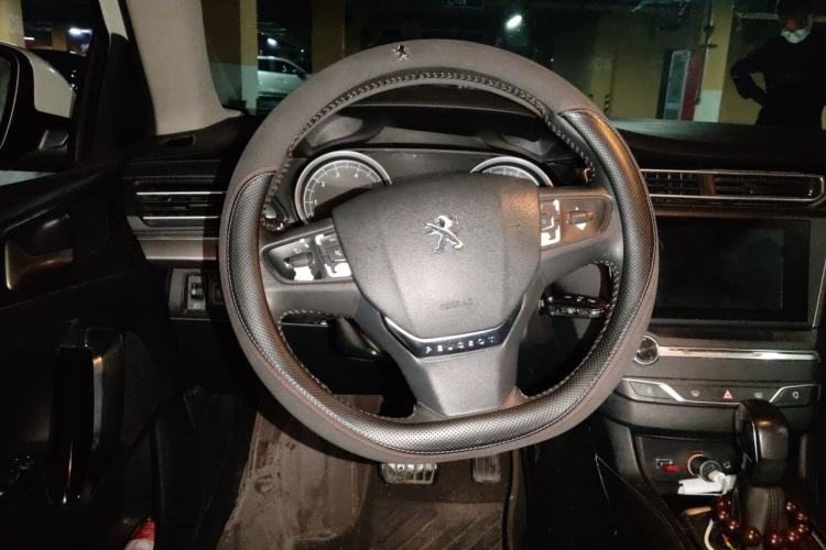 Used Peugeot 408 2015 1.2T Automatic Luxury Edition Steering Wheel