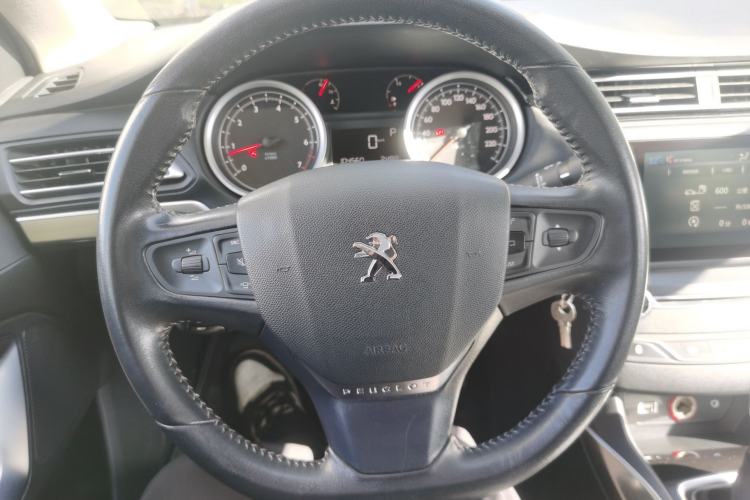 Used Peugeot 408 2015 1.2T Automatic Glory Edition Steering Wheel