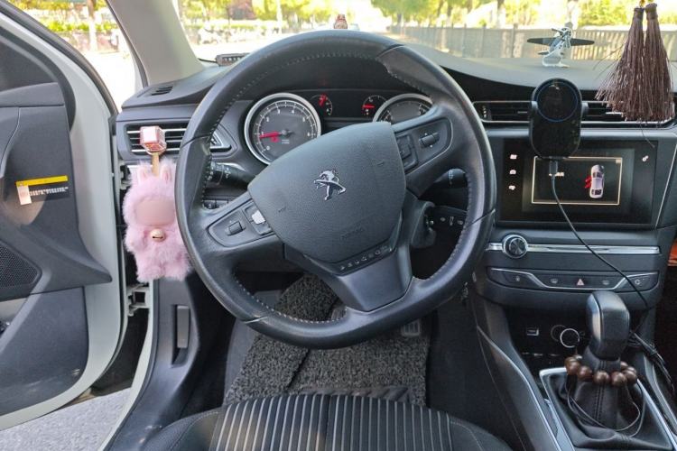 Used Peugeot 408 2015 1.2T Automatic Luxury Edition Steering Wheel
