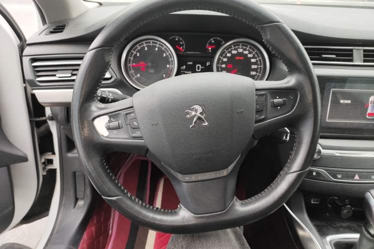 Used Peugeot 408 2015 1.2T Automatic Luxury Edition Steering Wheel