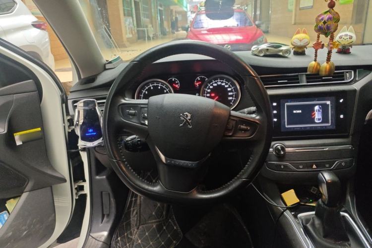 Used Peugeot 408 2015 1.2T Automatic Luxury Edition Steering Wheel