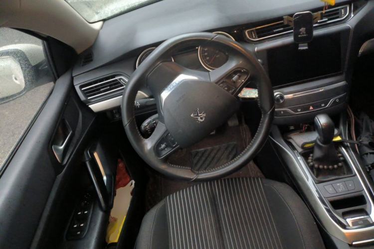 Used Peugeot 408 2015 1.2T Automatic Luxury Edition Steering Wheel
