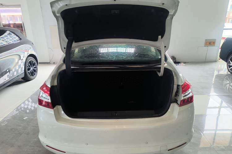 Used Peugeot 408 2015 1.2T Automatic Luxury Edition Trunk