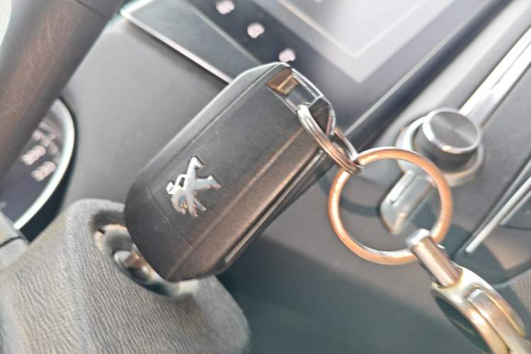 Used Peugeot 408 2015 1.2T Automatic Luxury Edition Vehicle Key