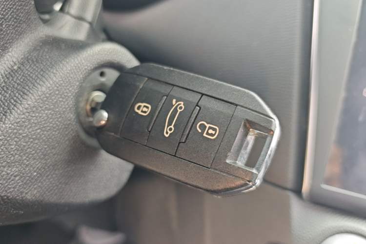 Used Peugeot 408 2015 1.2T Automatic Luxury Edition Vehicle Key