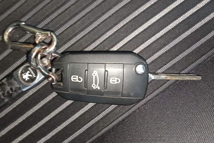 Used Peugeot 408 2015 1.2T Automatic Luxury Edition Vehicle Key
