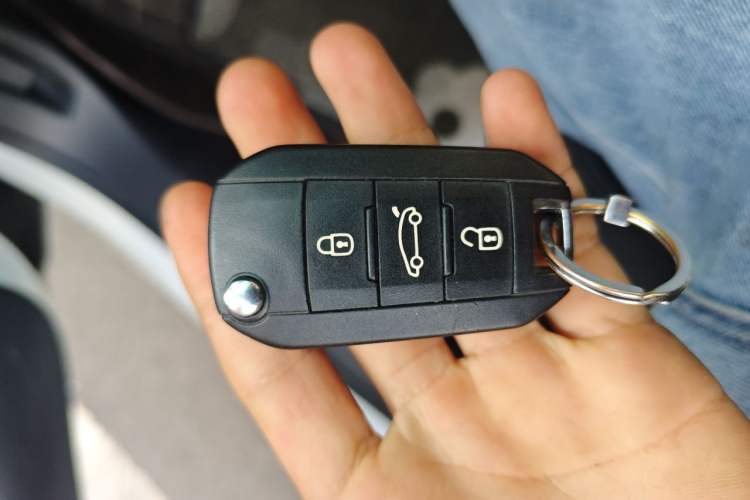Used Peugeot 408 2015 1.2T Automatic Luxury Edition Vehicle Key