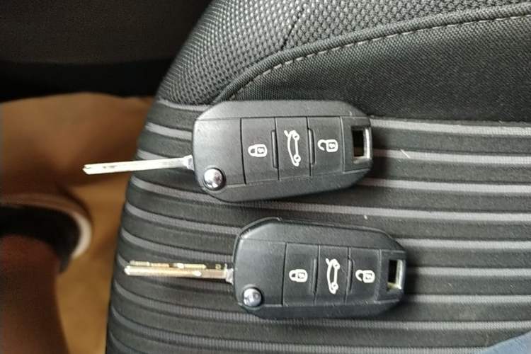 Used Peugeot 408 2015 1.2T Automatic Luxury Edition Vehicle Key
