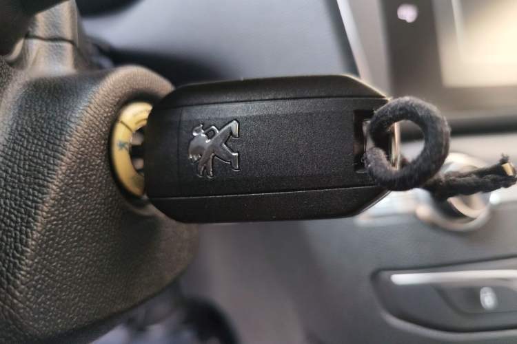 Used Peugeot 408 2015 1.2T Automatic Luxury Edition Vehicle Key