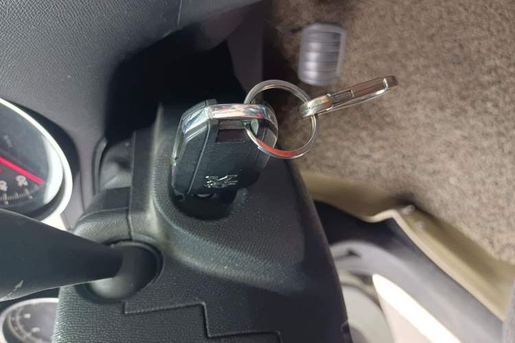 Used Peugeot 408 2015 1.2T Automatic Luxury Edition Vehicle Key