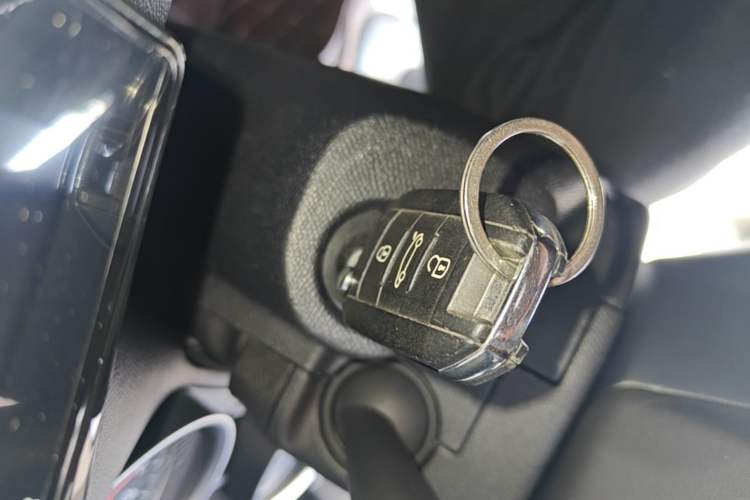 Used Peugeot 408 2015 1.2T Automatic Luxury Edition Vehicle Key