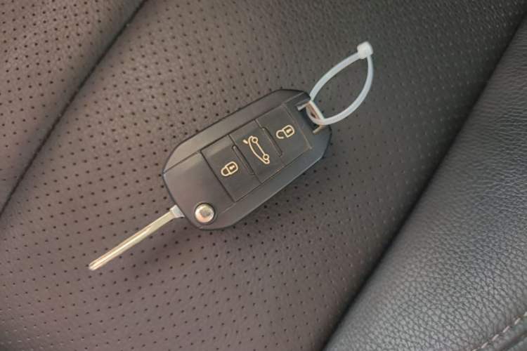 Used Peugeot 408 2015 1.2T Automatic Luxury Edition Vehicle Key