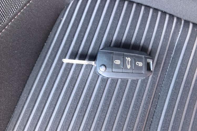 Used Peugeot 408 2015 1.2T Automatic Glory Edition Vehicle Key