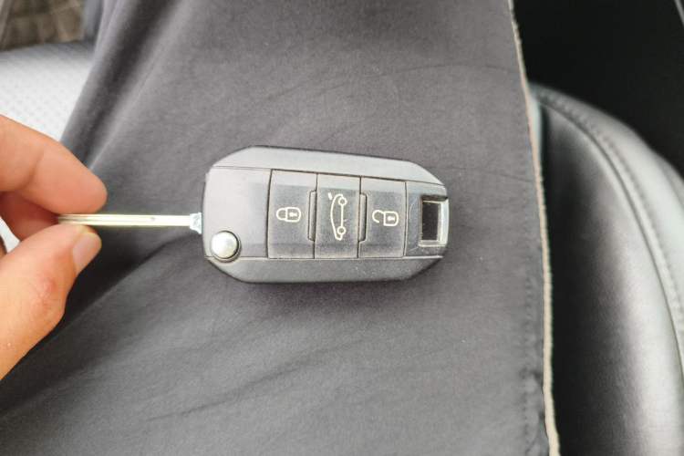 Used Peugeot 408 2015 1.2T Automatic Luxury Edition Vehicle Key