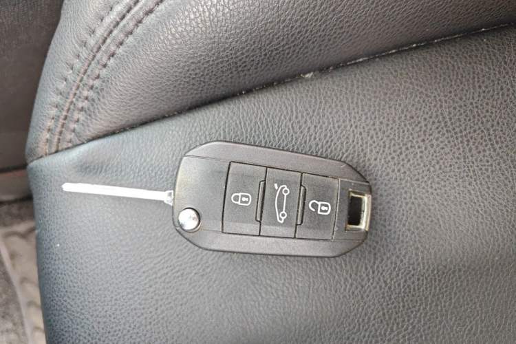 Used Peugeot 408 2015 1.2T Automatic Luxury Edition Vehicle Key