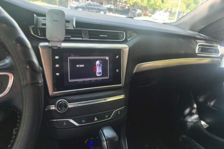 Used Peugeot 408 2016 1.6T Automatic Luxury Edition Audio And AC Panel