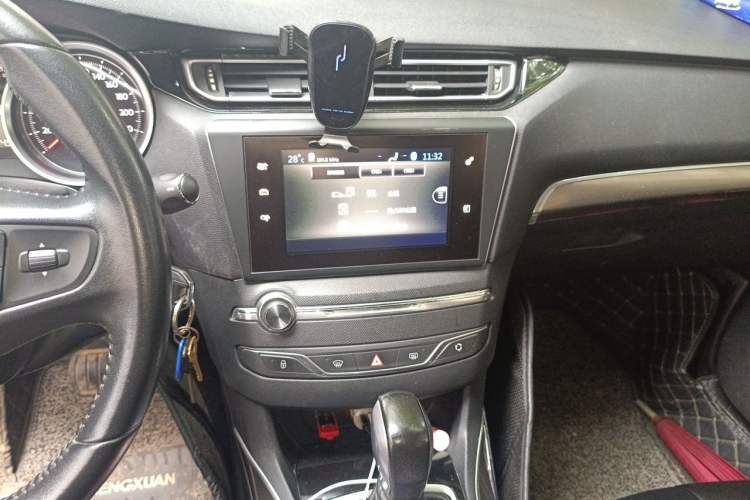 Used Peugeot 408 2016 1.6T Automatic Luxury Edition Audio And AC Panel