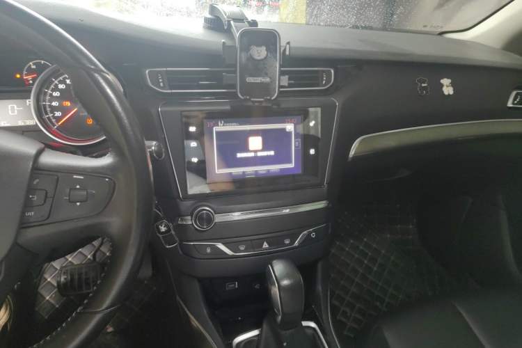 Used Peugeot 408 2016 1.6T Automatic Luxury Edition Audio And AC Panel