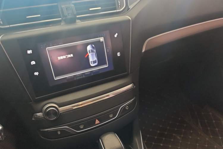Used Peugeot 408 2016 1.6T Automatic Luxury Edition Audio And AC Panel