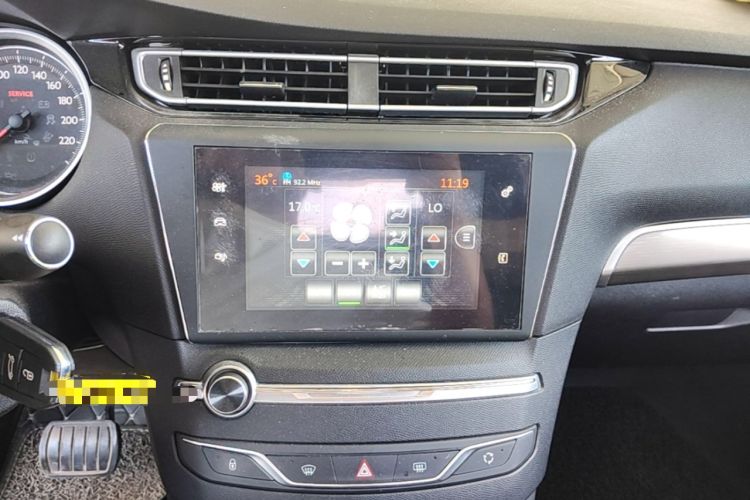 Used Peugeot 408 2016 1.6T Automatic Luxury Edition Audio And AC Panel
