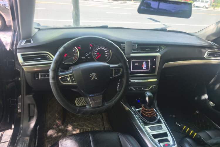 Used Peugeot 408 2016 1.6T Automatic Luxury Edition Center Console