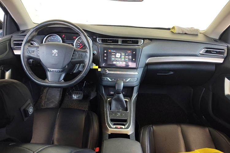 Used Peugeot 408 2016 1.6T Automatic Luxury Edition Center Console
