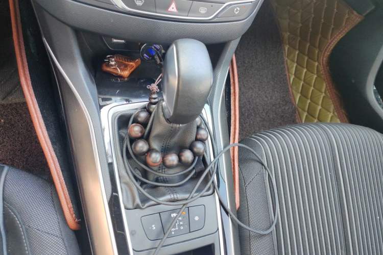 Used Peugeot 408 2016 1.6T Automatic Luxury Edition Gear Lever