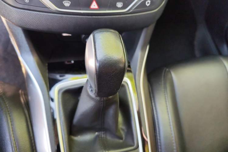 Used Peugeot 408 2016 1.6T Automatic Luxury Edition Gear Lever