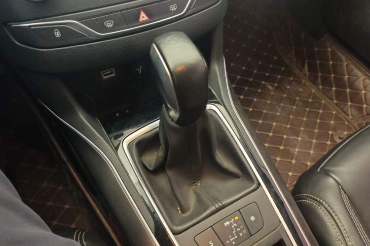 Used Peugeot 408 2016 1.6T Automatic Luxury Edition Gear Lever