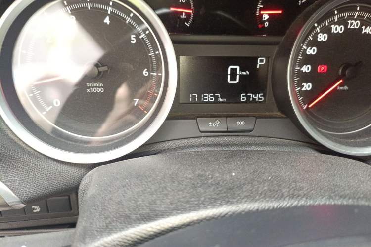 Used Peugeot 408 2016 1.6T Automatic Luxury Edition Odometer Close Up