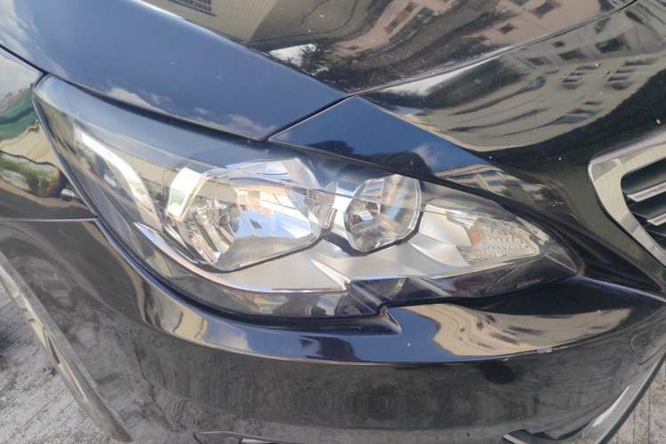 Used Peugeot 408 2016 1.6T Automatic Luxury Edition Right Front Headlight