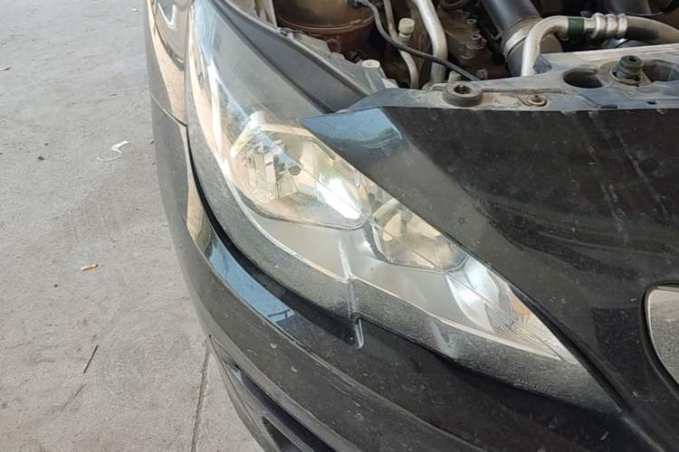Used Peugeot 408 2016 1.6T Automatic Luxury Edition Right Front Headlight