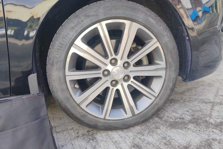 Used Peugeot 408 2016 1.6T Automatic Luxury Edition Right Front Wheel Hub