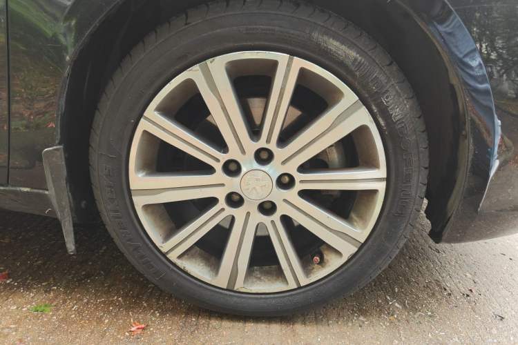 Used Peugeot 408 2016 1.6T Automatic Luxury Edition Right Front Wheel Hub
