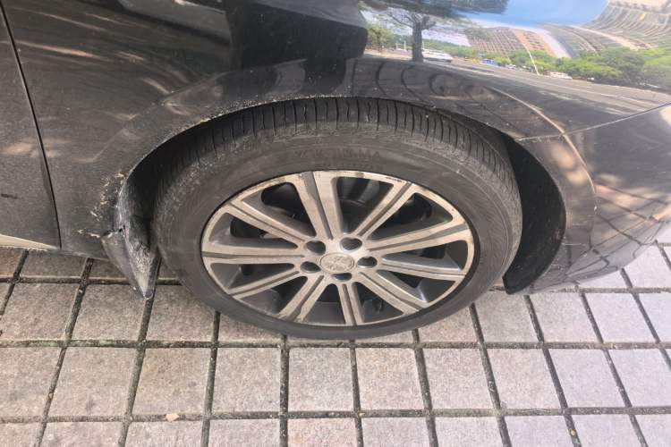 Used Peugeot 408 2016 1.6T Automatic Luxury Edition Right Front Wheel Hub