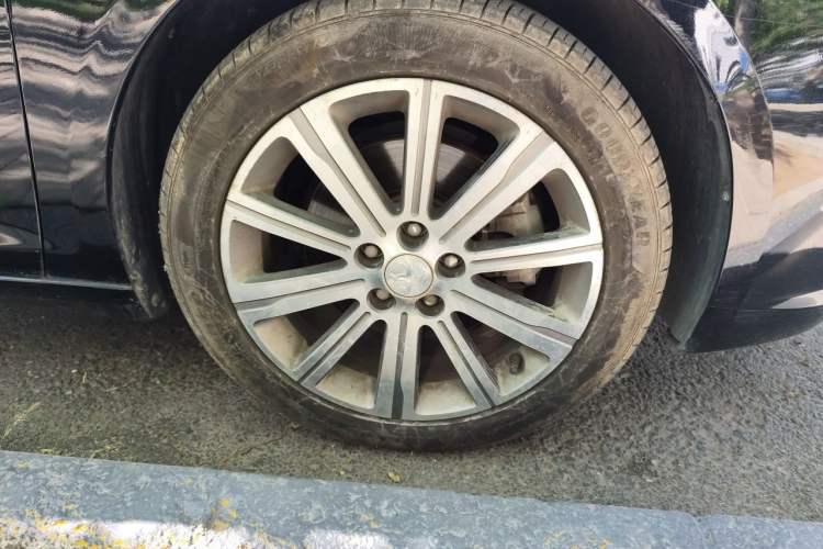 Used Peugeot 408 2016 1.6T Automatic Luxury Edition Right Front Wheel Hub