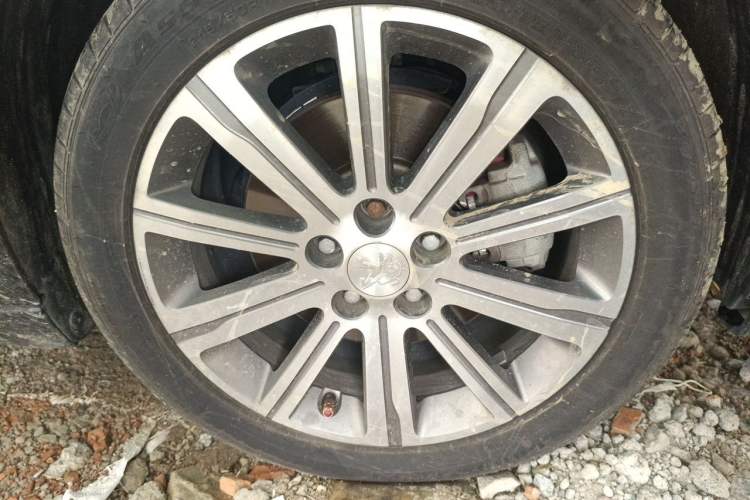 Used Peugeot 408 2016 1.6T Automatic Luxury Edition Right Front Wheel Hub
