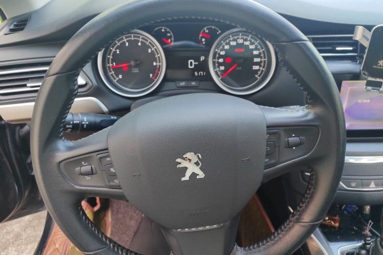 Used Peugeot 408 2016 1.6T Automatic Luxury Edition Steering Wheel