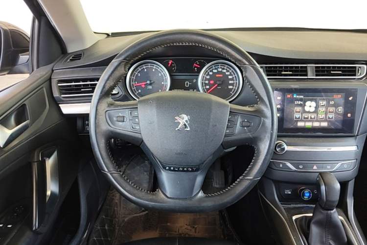 Used Peugeot 408 2016 1.6T Automatic Luxury Edition Steering Wheel