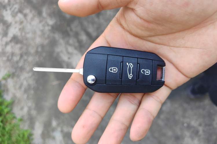Used Peugeot 408 2016 1.6T Automatic Luxury Edition Vehicle Key