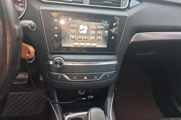 Used Peugeot 408 2016 1.6T Automatic Luxury Edition Audio And AC Panel