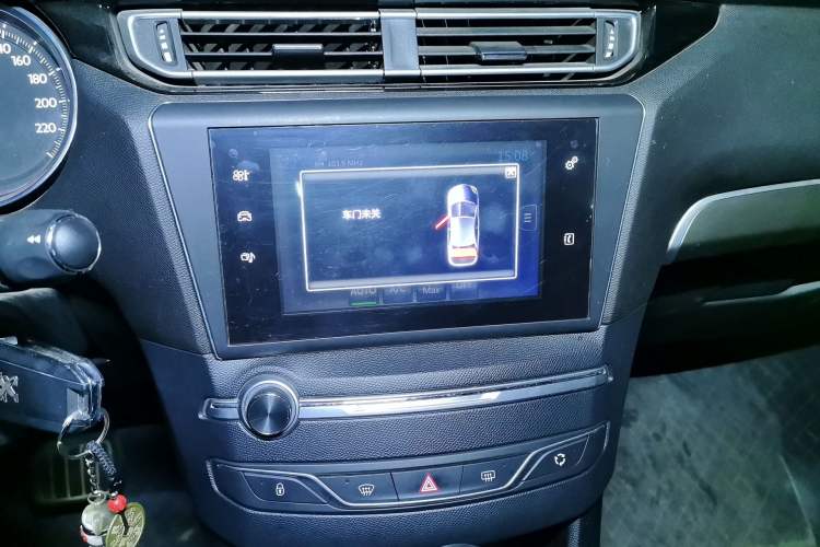 Used Peugeot 408 2016 1.6T Automatic Luxury Edition Audio And AC Panel