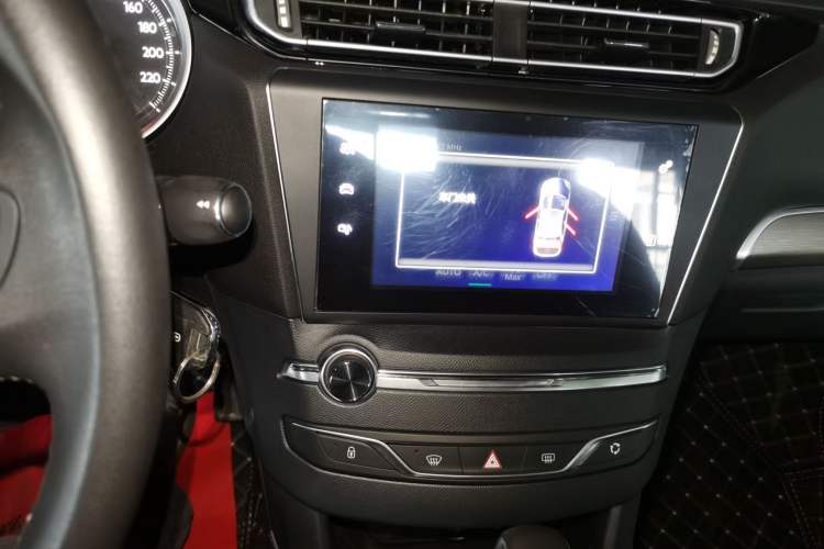 Used Peugeot 408 2016 1.6T Automatic Luxury Edition Audio And AC Panel